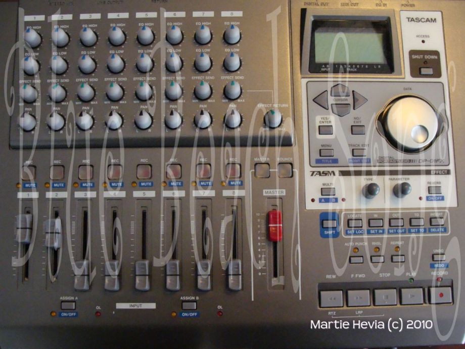 Digital 8-Track Recorder